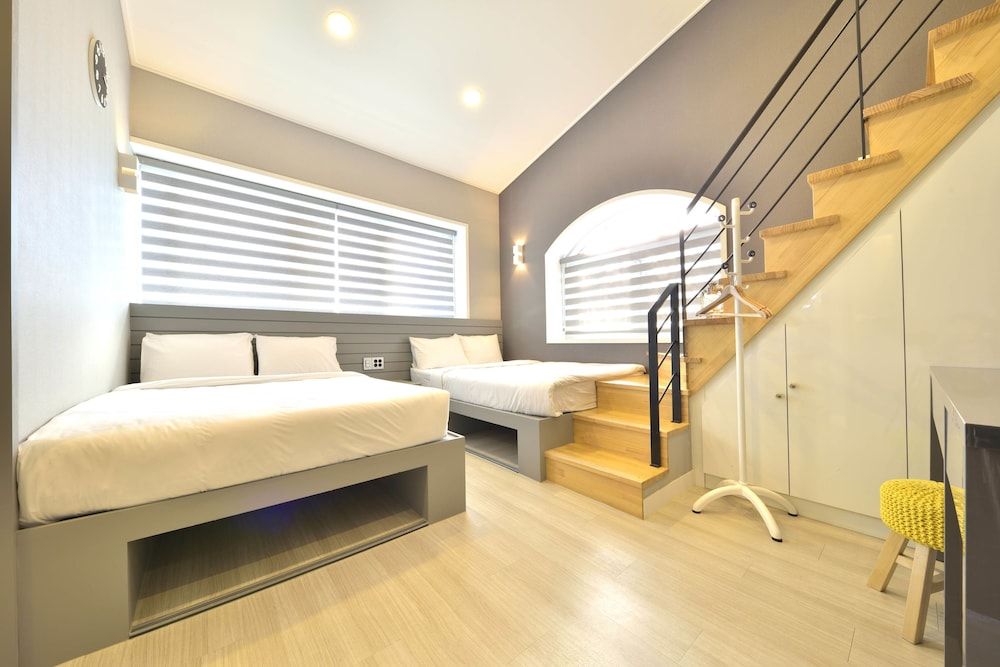 WITH U Hotel & Guesthouse Family Room (Suite) 3