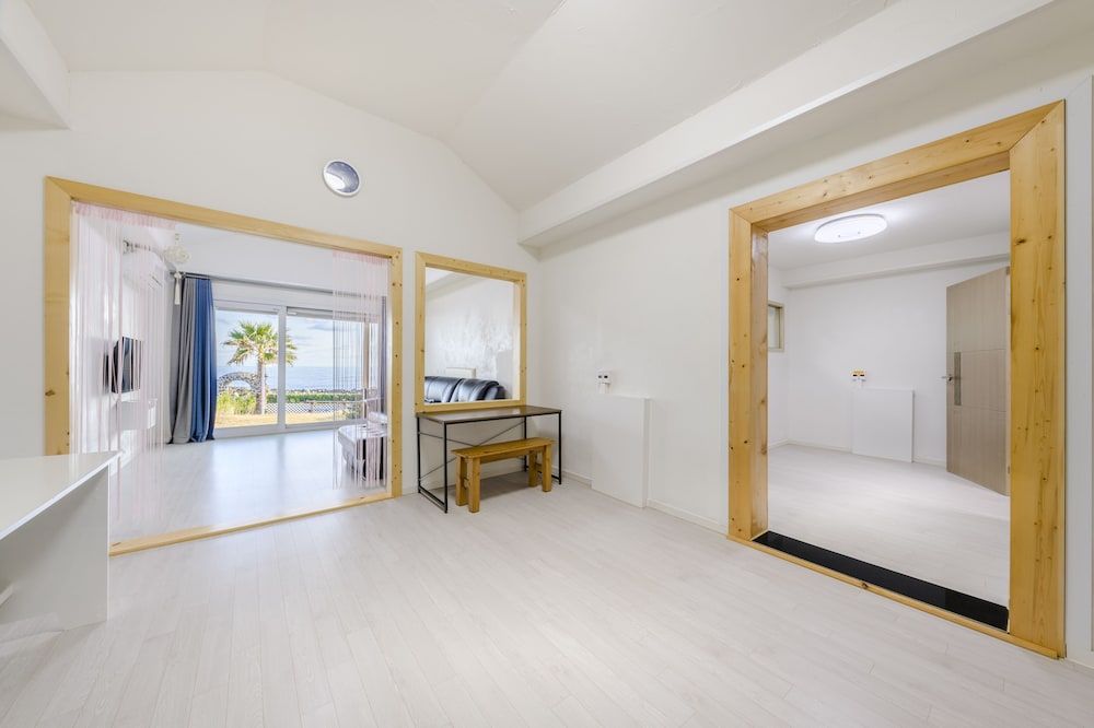 Jeju Turning Point Double Room 4