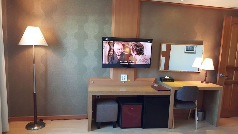 undefined Diamond Hotel 10