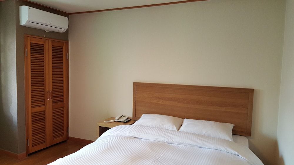 Diamond Hotel Standard Double Room