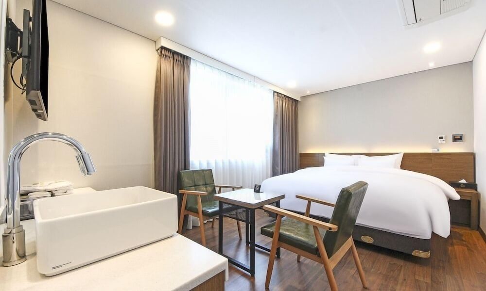 Anyang CNC Hotel Standard Room 2