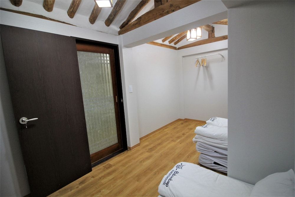 Bibimbap Guesthouse Triple Room 4