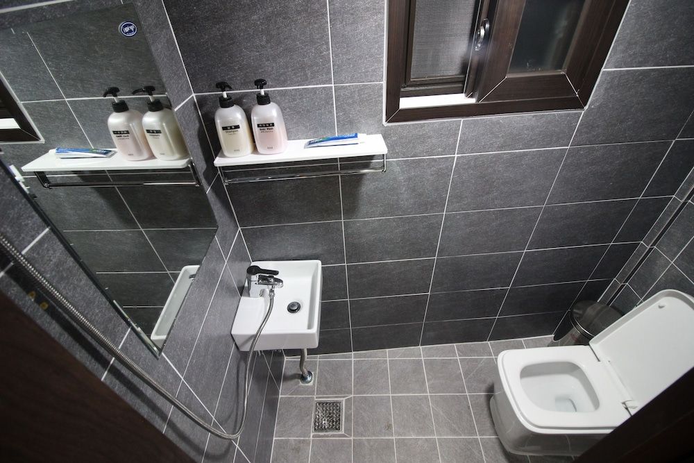 Bibimbap Guesthouse Single Room