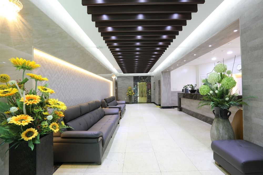 Empire Tourist Hotel