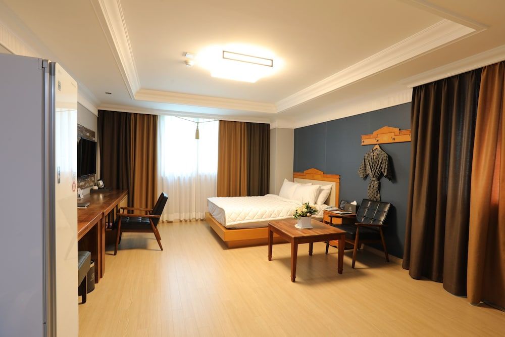 Empire Tourist Hotel Standard Room 2