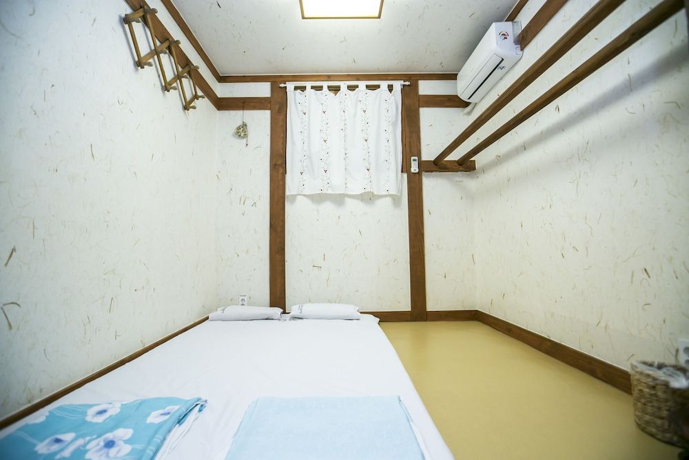 undefined Bukchonmaru Hanok Guesthouse 9