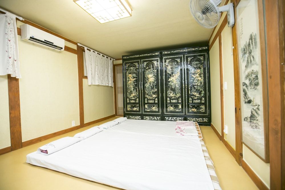 undefined Bukchonmaru Hanok Guesthouse