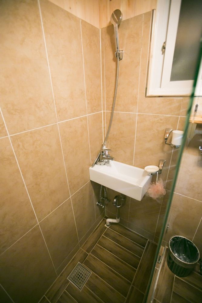 Bukchonmaru Hanok Guesthouse Family Room, Private Bathroom 5