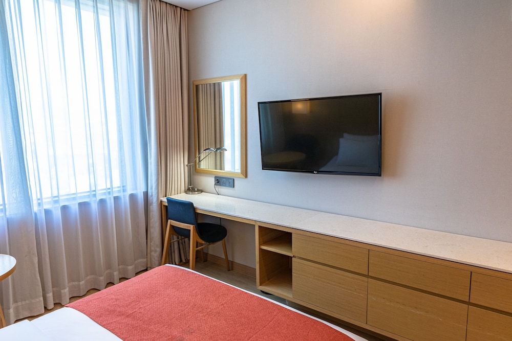 Hotel Lacky Gwangyang Standard Double Room, City View 4