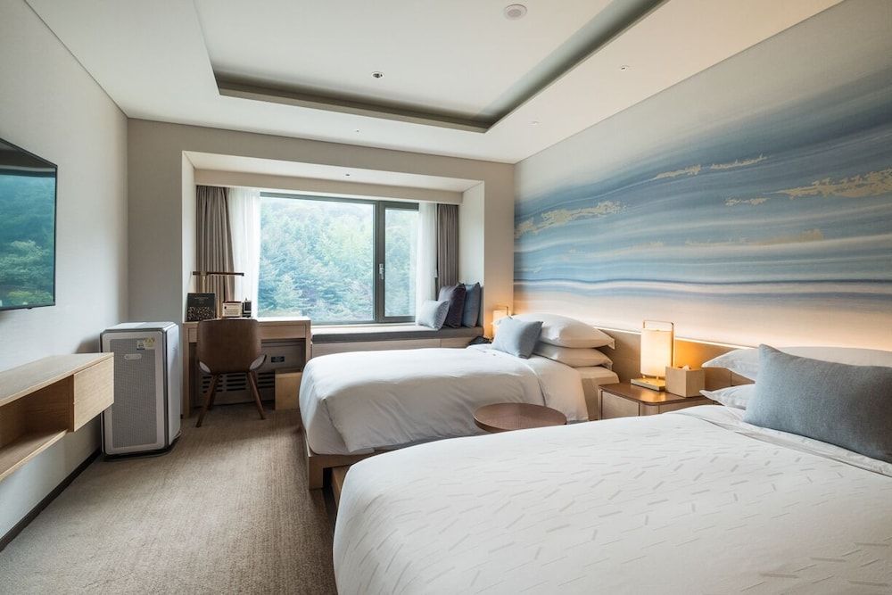 Grand Walkerhill Seoul Club Deluxe Twin Room, Mountain View - Club Lounge Access 2