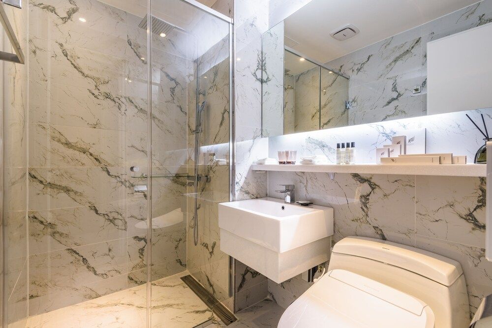 Augila Hotel Jeju Oceano Suites Superior Twin Room, Partial Ocean View 3