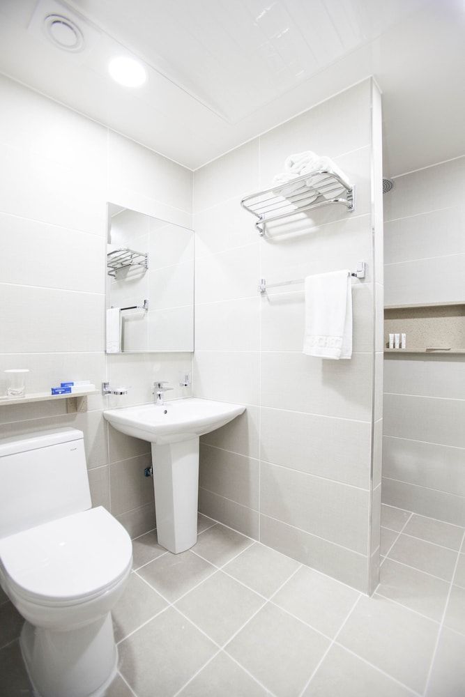 i-CHECK Hotel Deluxe Twin Room 15