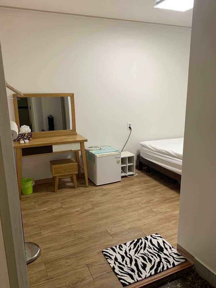 Hamory Guesthouse Double Room 6