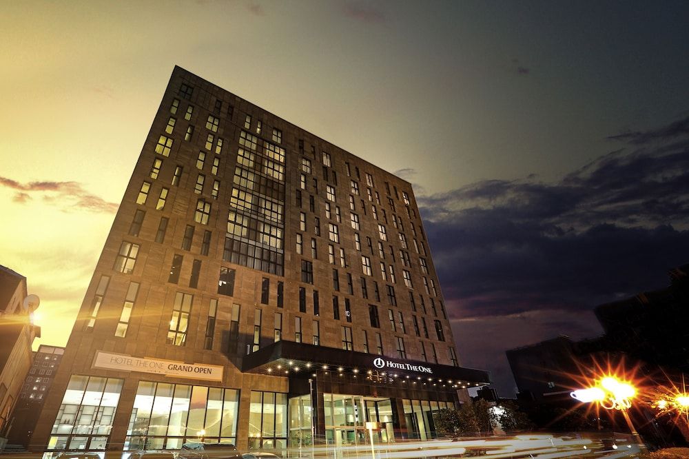 undefined Hotel The One 6