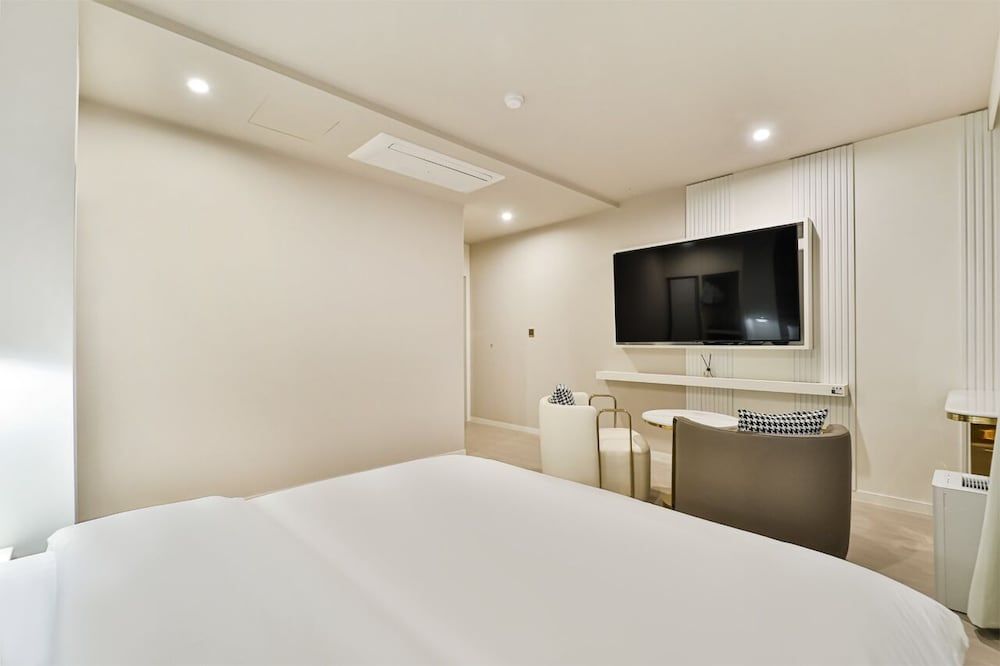 Grandis Hotel Deluxe Room 5