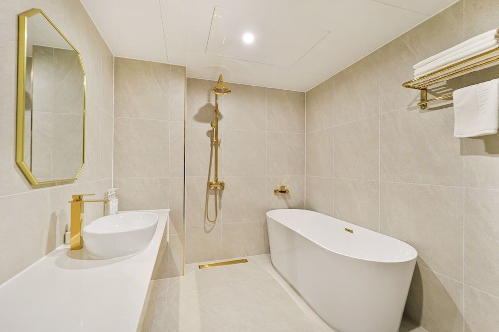 Grandis Hotel Deluxe Room 14