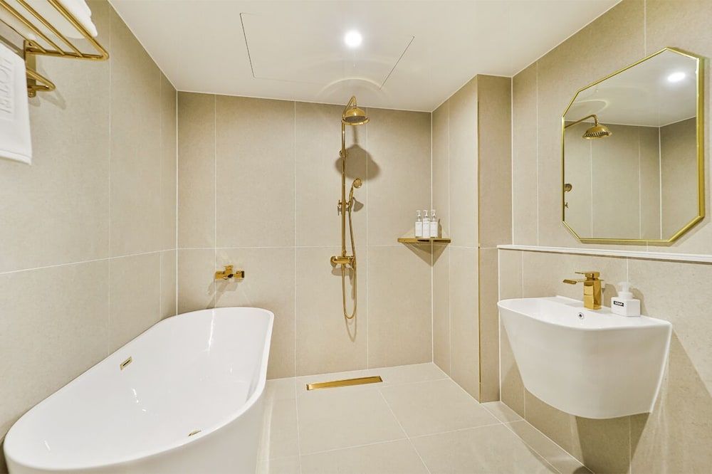 Grandis Hotel Deluxe Room 12