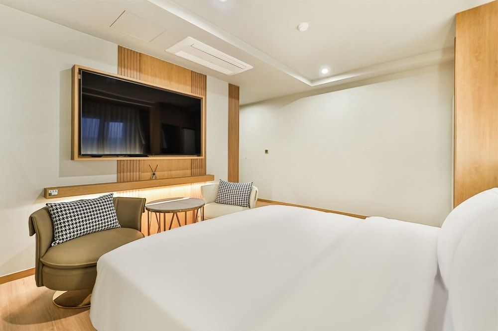 Grandis Hotel Deluxe Room 18