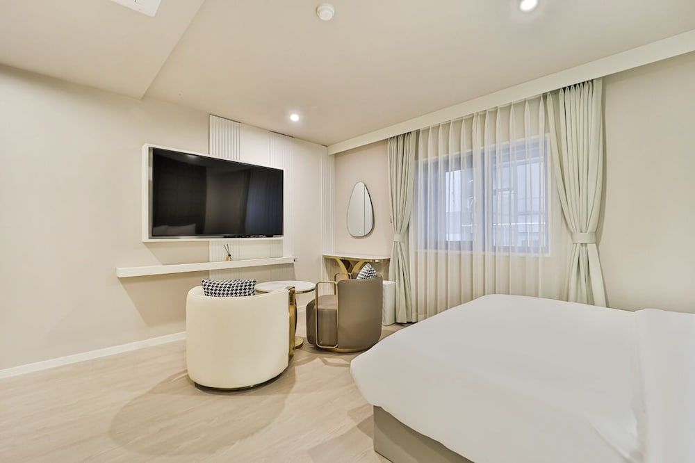 Grandis Hotel Deluxe Room 4