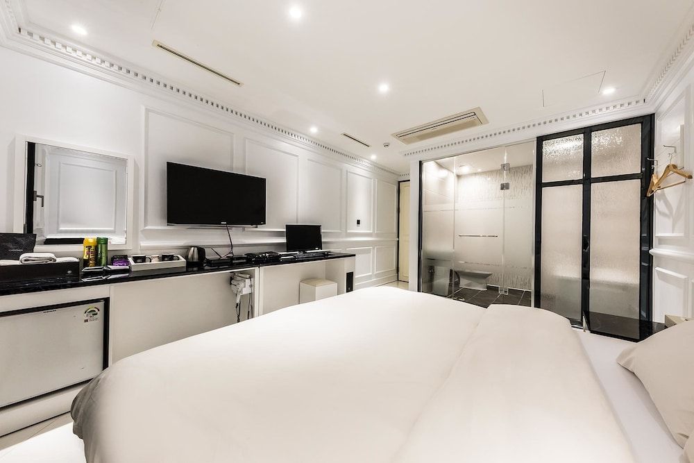 Hotel Cullinan Jongno Deluxe Double Room (Fri & Sat Check in 8pm) 21