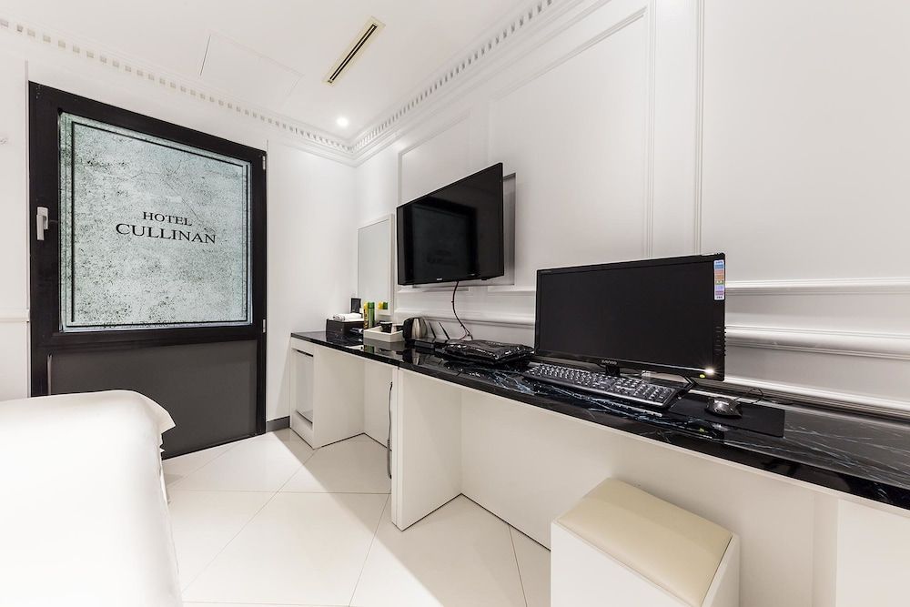 Hotel Cullinan Jongno Deluxe Double Room (Fri & Sat Check in 8pm) 25