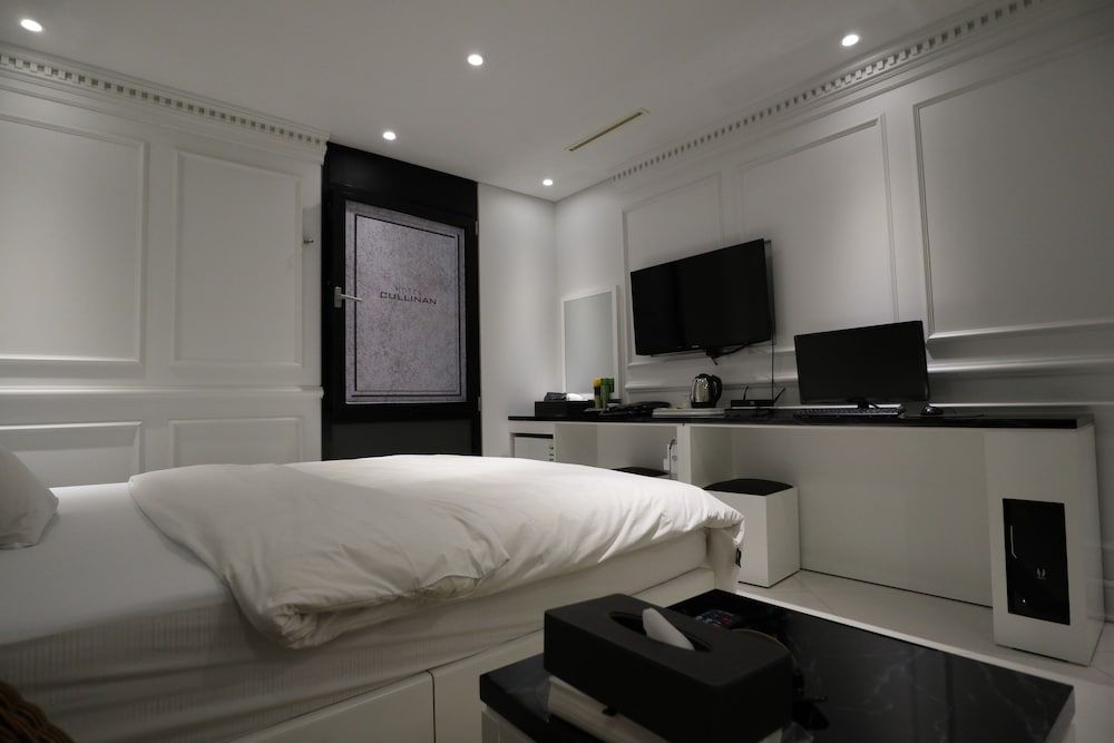 Hotel Cullinan Jongno Deluxe Double Room (Fri & Sat Check in 8pm) 45