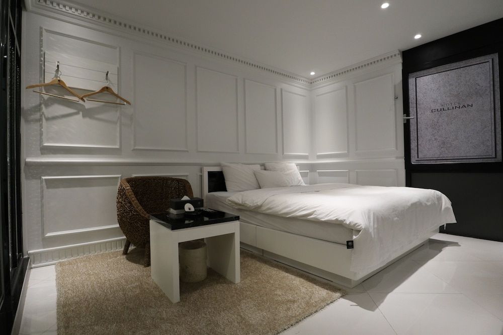 Hotel Cullinan Jongno Deluxe Double Room (Fri & Sat Check in 8pm) 46