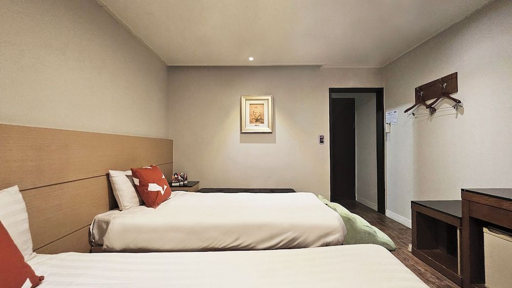 Pungnam Family Hotel Standard Twin Room (Pet Friendly) 2