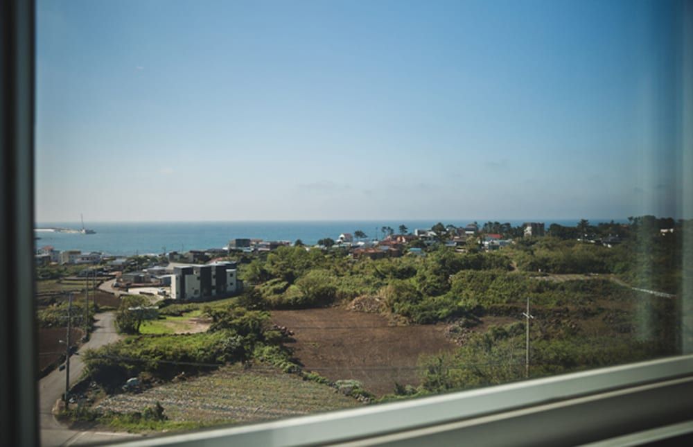 Sally's Jeju Deluxe Room, 2 Double Beds, Non Smoking, Sea View 4