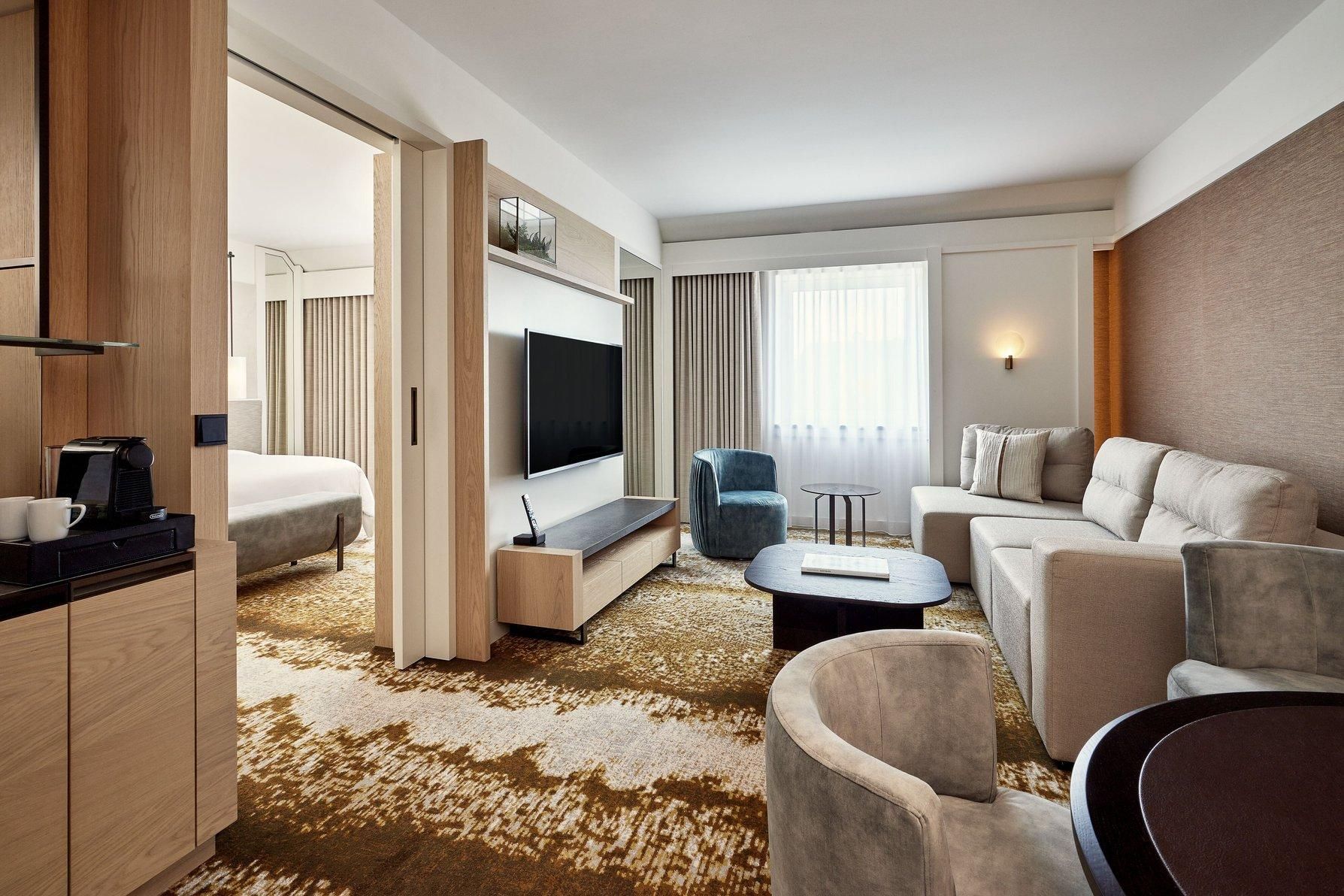 Junior Suite, Club lounge access, 1 Bedroom Suite, 1 King