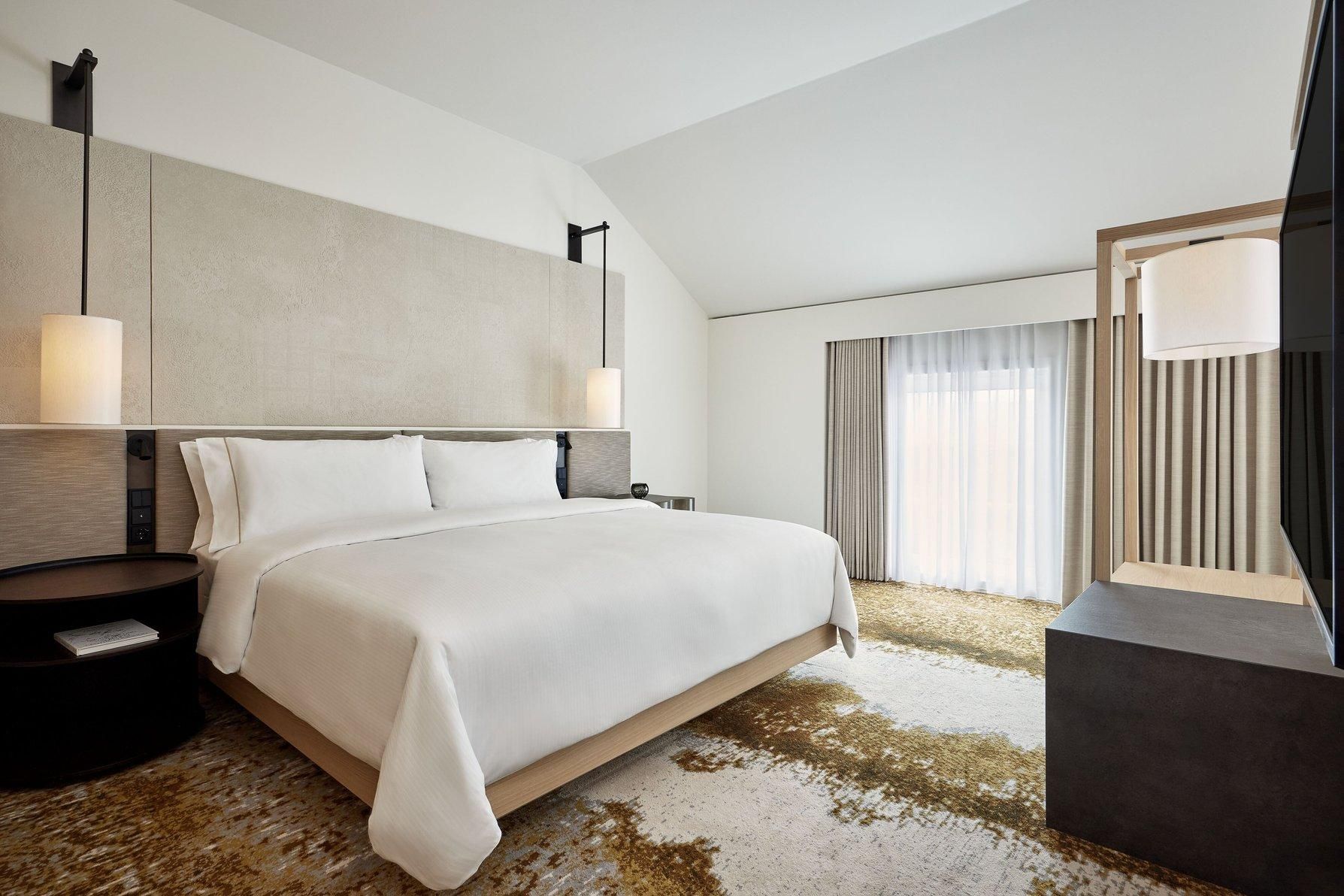 Duplex Suite, Club lounge access, 1 Bedroom Bi-level Loft, 1 King