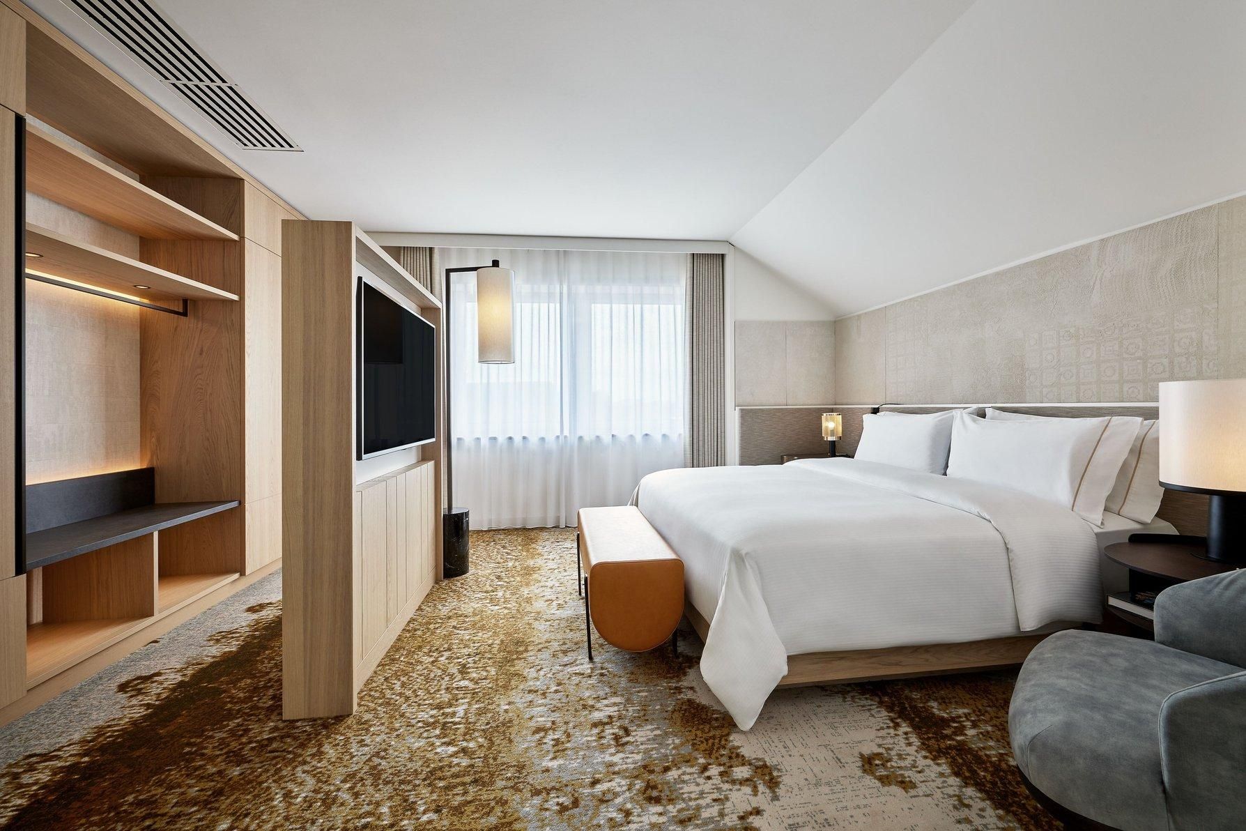 presidential suite, club lounge access, 2 bedroom suite, bedroom 1: 1 king, bedroom 2: 1 king