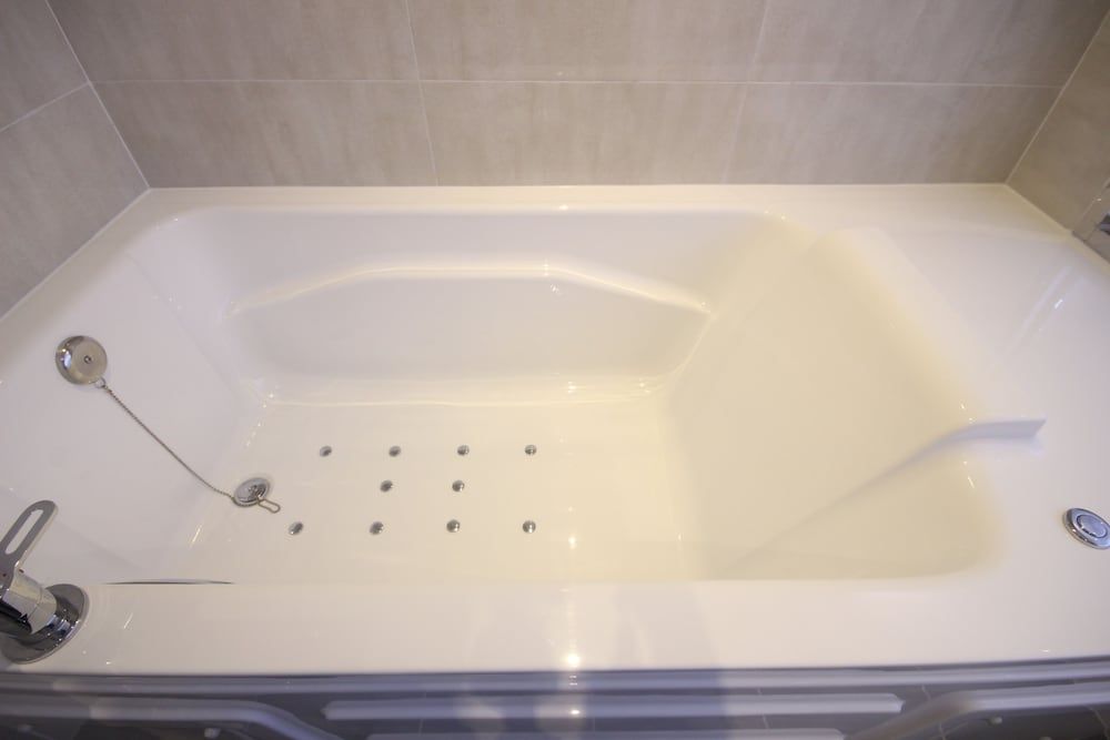 Deep Soaking Bathtub