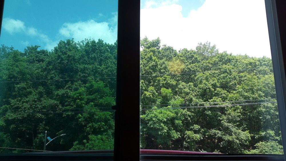 Saipan Motel with Sea View Room, Mountain View (YouTube & Netflix available using personal account) 4