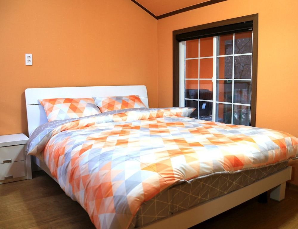 Pension Cafe Yoon & Park Double Room, Jetted Tub 2