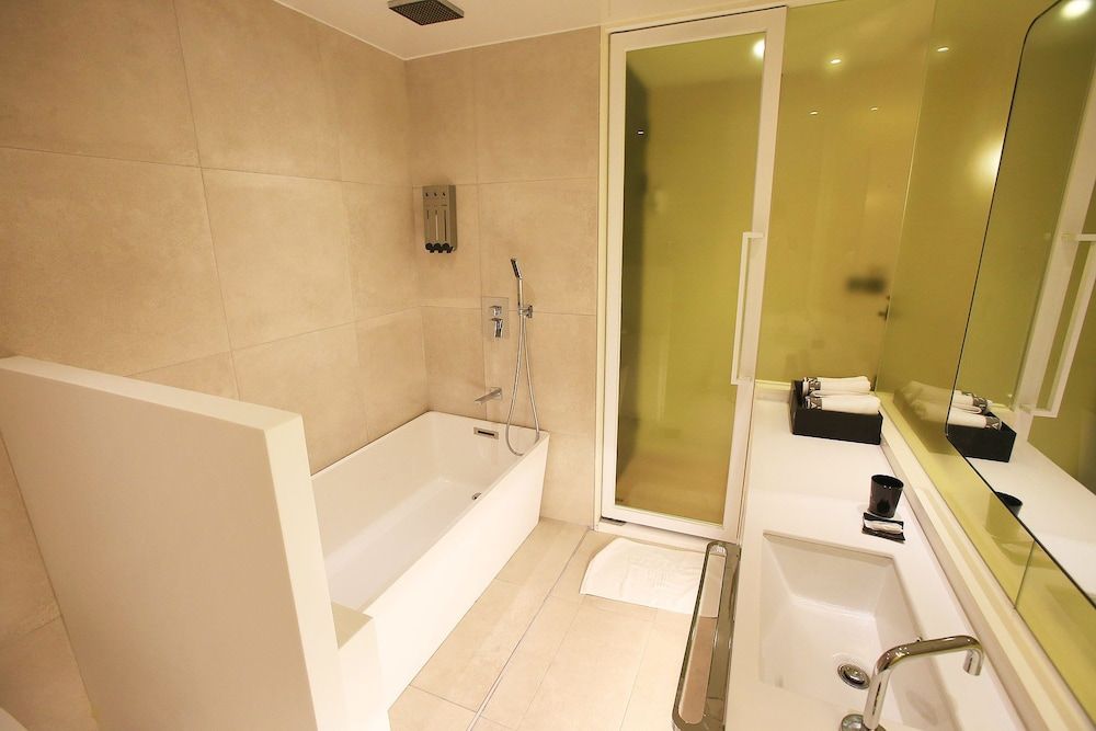 Forestar Hotel Deluxe Room 8