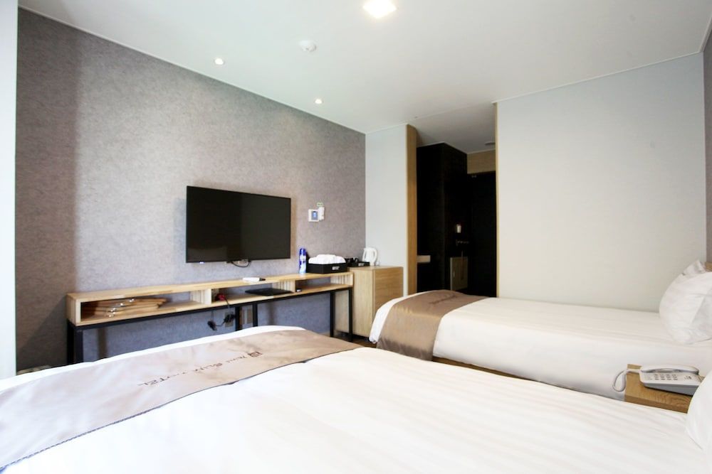 undefined Jeju Slim Hotel 10