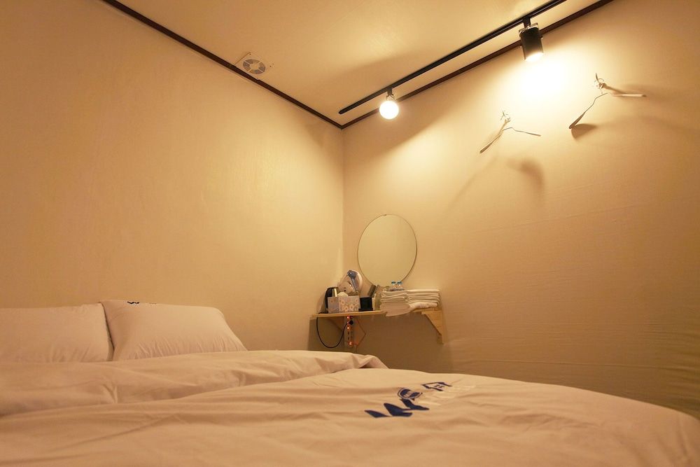 W mini hotel - Hostel Standard Double Room 3