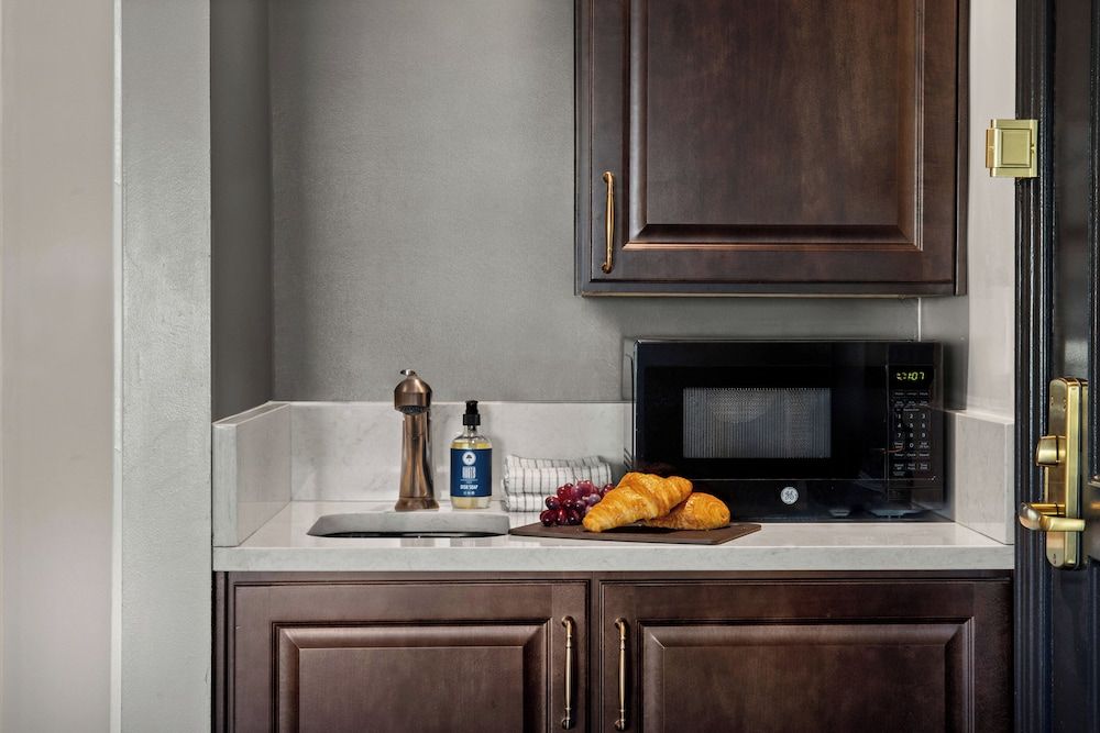 undefined Inn At The Opera 9