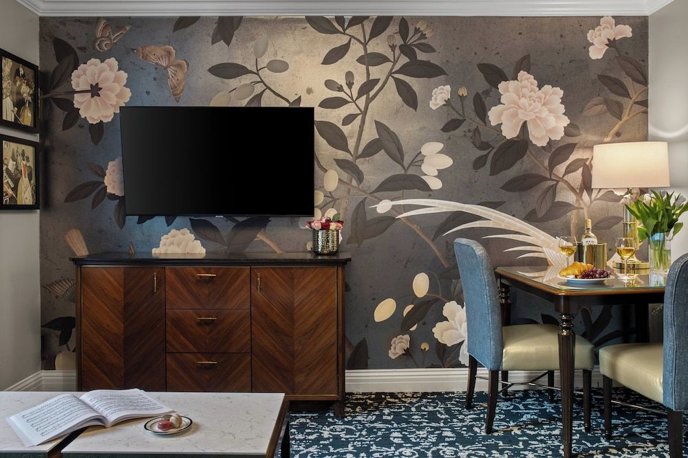 undefined Inn At The Opera 2