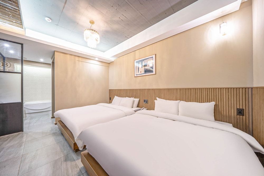 Brown-Dot Hotel Daegu Hyukshin Doshi Suite Twin Room