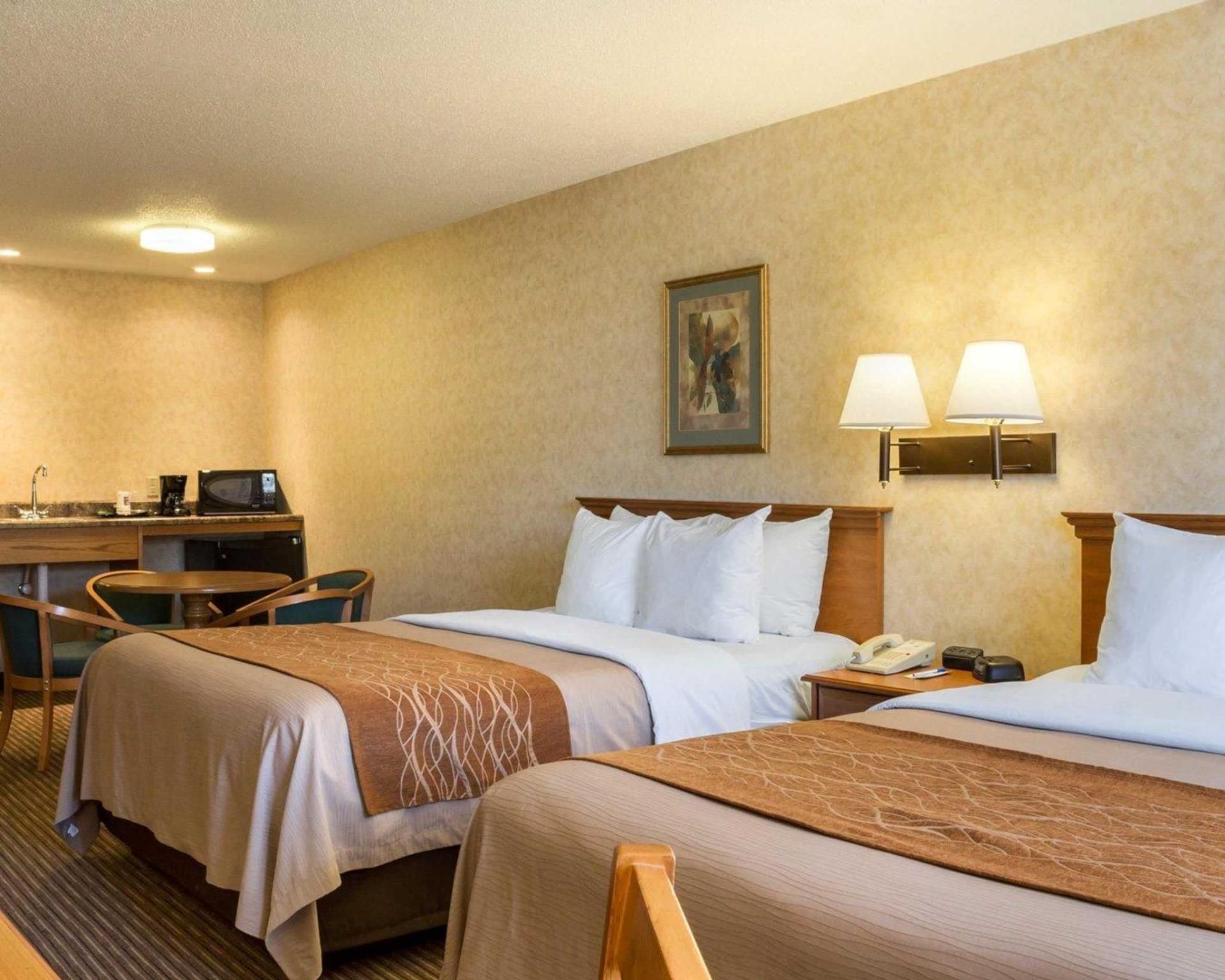 2 Queen Beds Nonsmoking