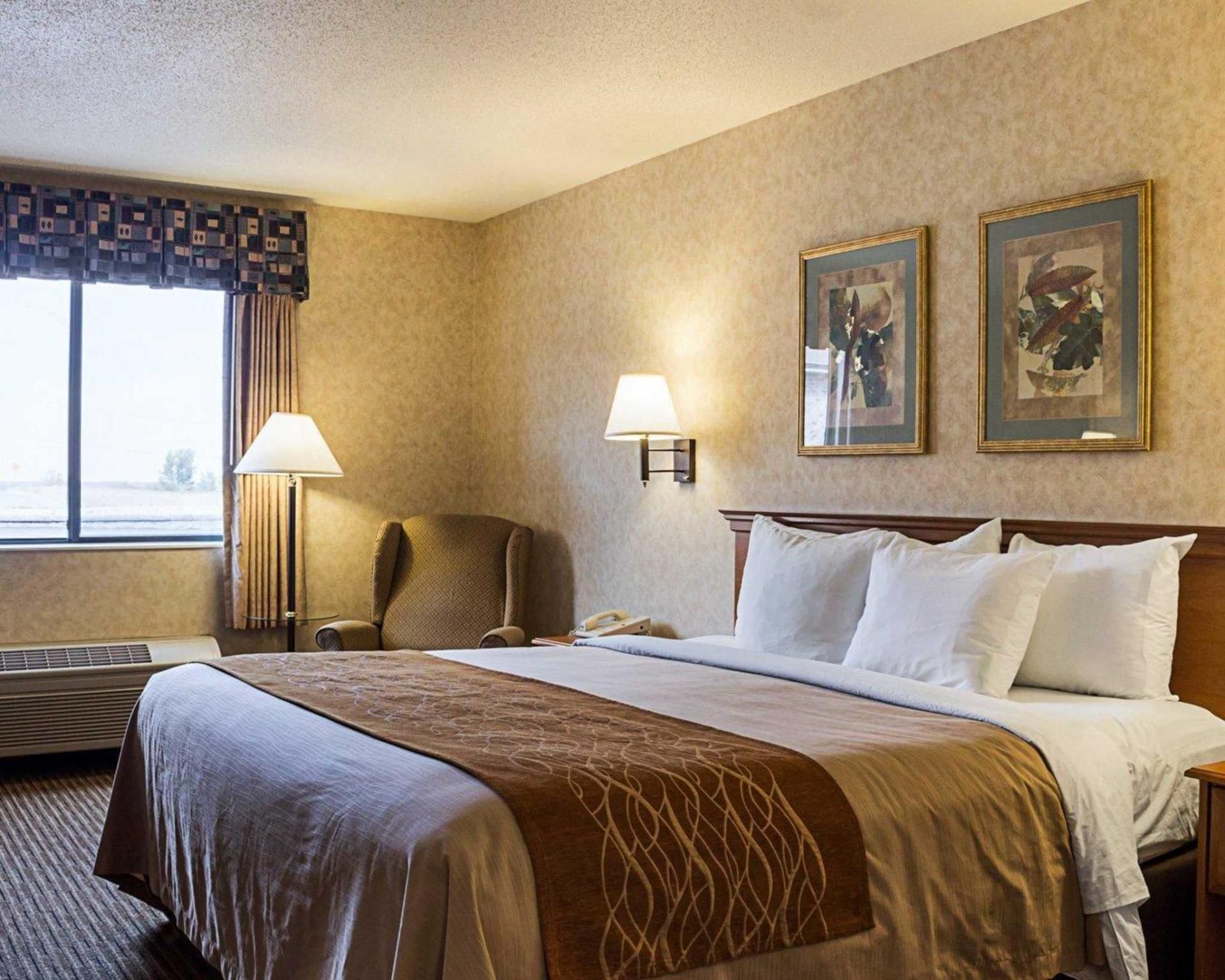 1 Queen Bed Nonsmoking