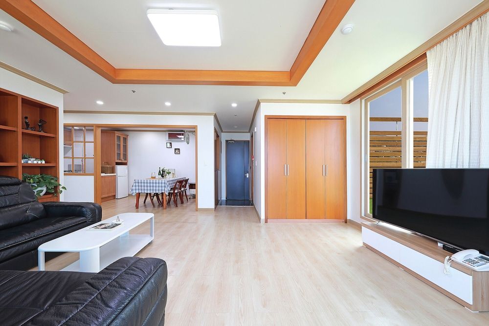 Ocean to you Resort Sokcho Seorak Beach Hotel and condo Royal Suite Ocean View Terrace (Water Spa) 6