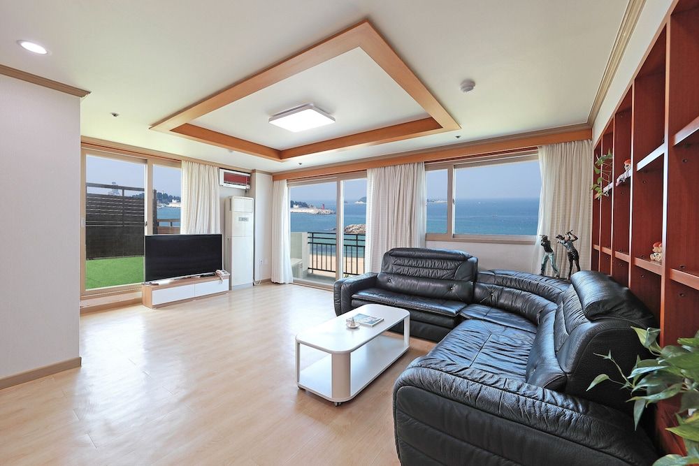 Ocean to you Resort Sokcho Seorak Beach Hotel and condo Royal Suite Ocean View Terrace (Water Spa) 5