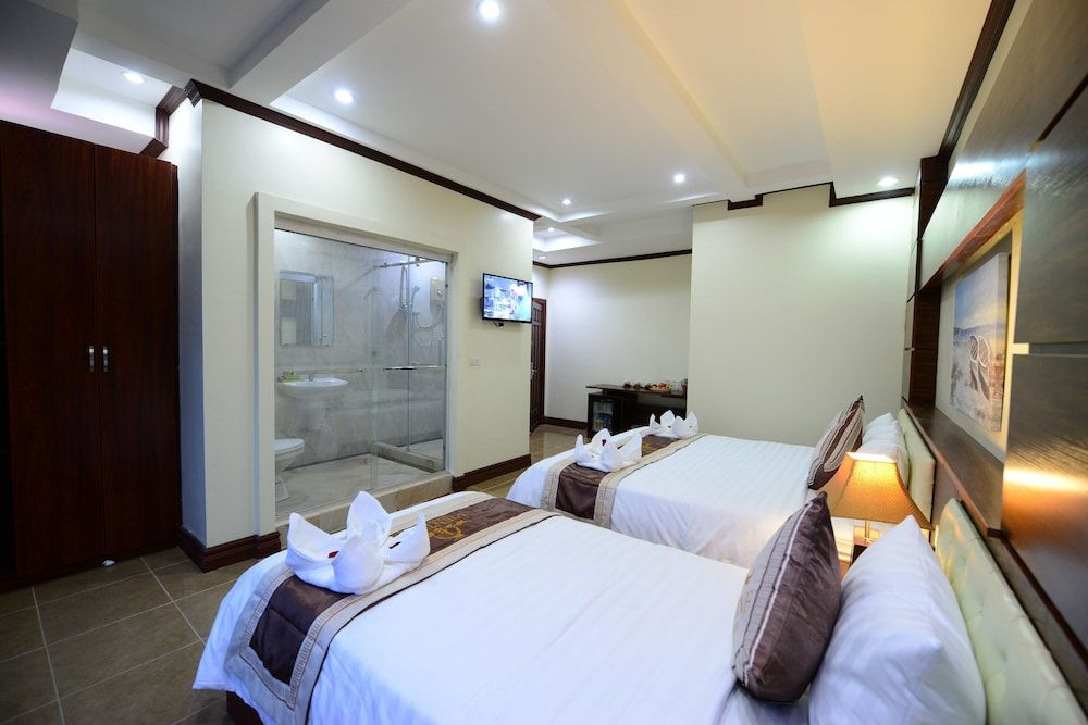 Vientiane Luxury Hotel Family Suite, Balcony 5