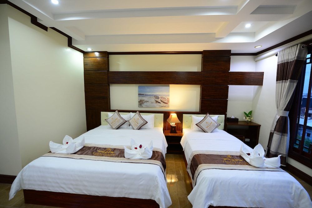 Vientiane Luxury Hotel Family Suite, Balcony 3