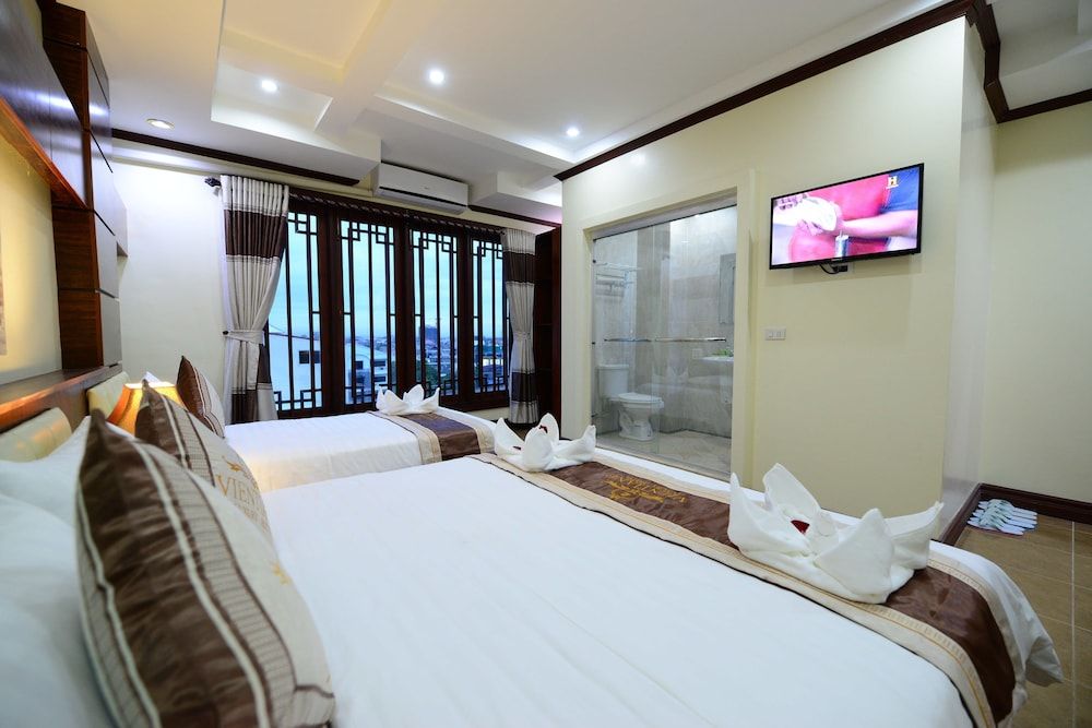 Vientiane Luxury Hotel Family Suite, Balcony 6