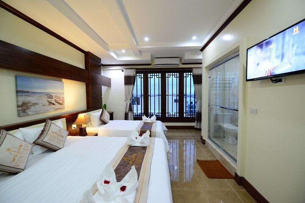 Vientiane Luxury Hotel Family Suite, Balcony 8
