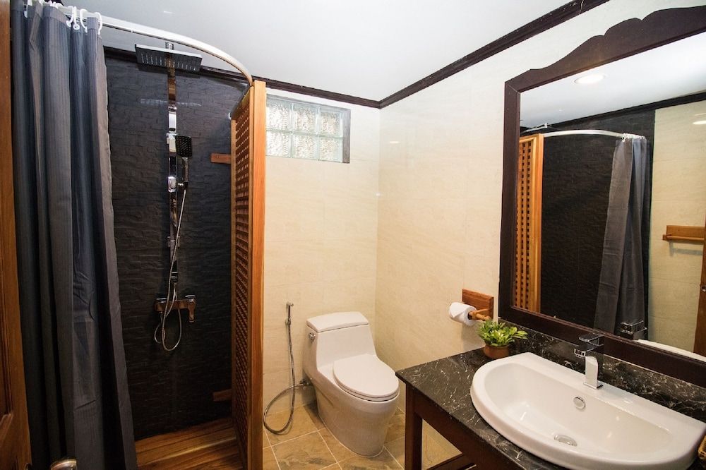 Royal Peacock Boutique Hotel Deluxe Twin Room 9